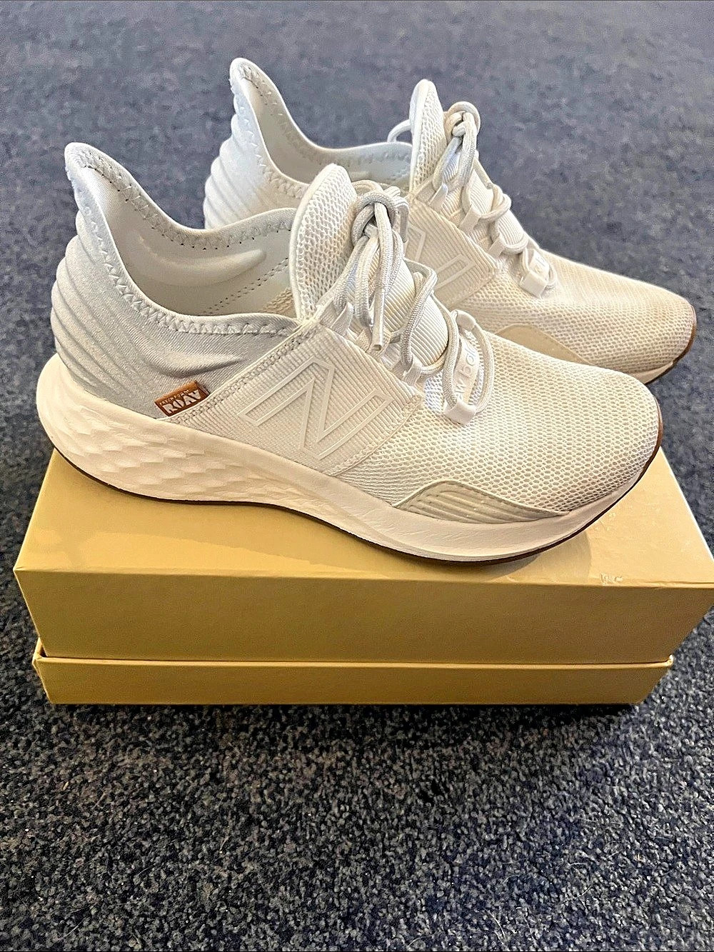 New Balance Fresh Foam Roav Women's Sneakers in Cream Like New